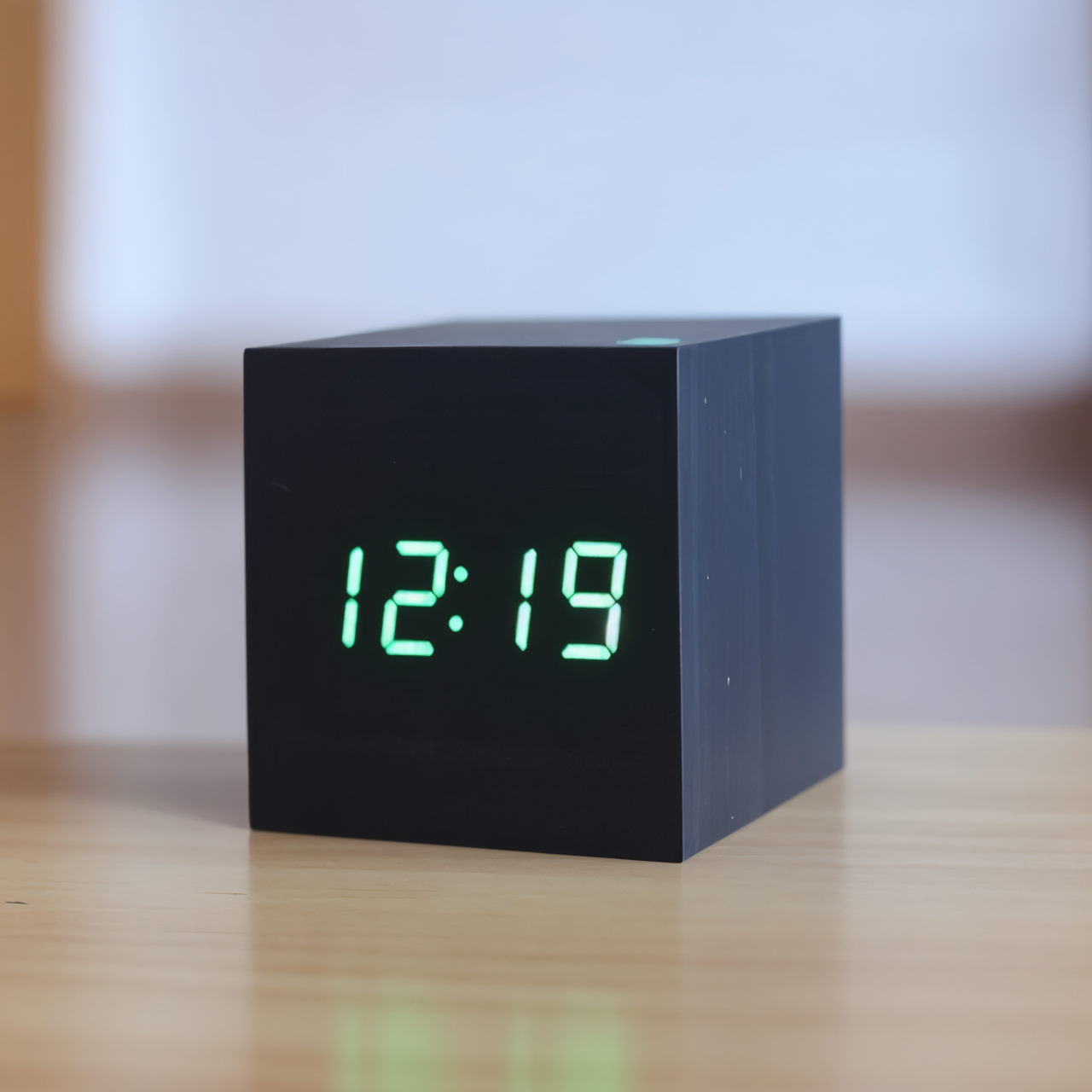 Sandsberg | Elegante digitale LED Holz Uhr