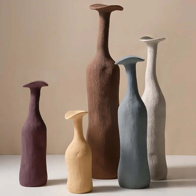 Minimalistische Morandi gefärbte Vasen