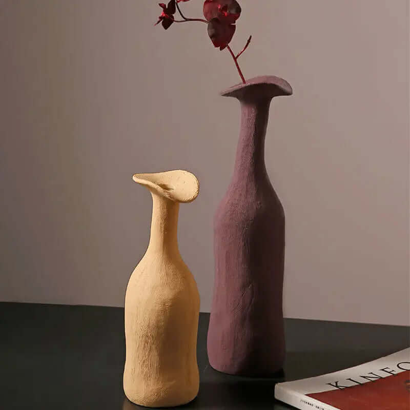 Minimalistische Morandi gefärbte Vasen