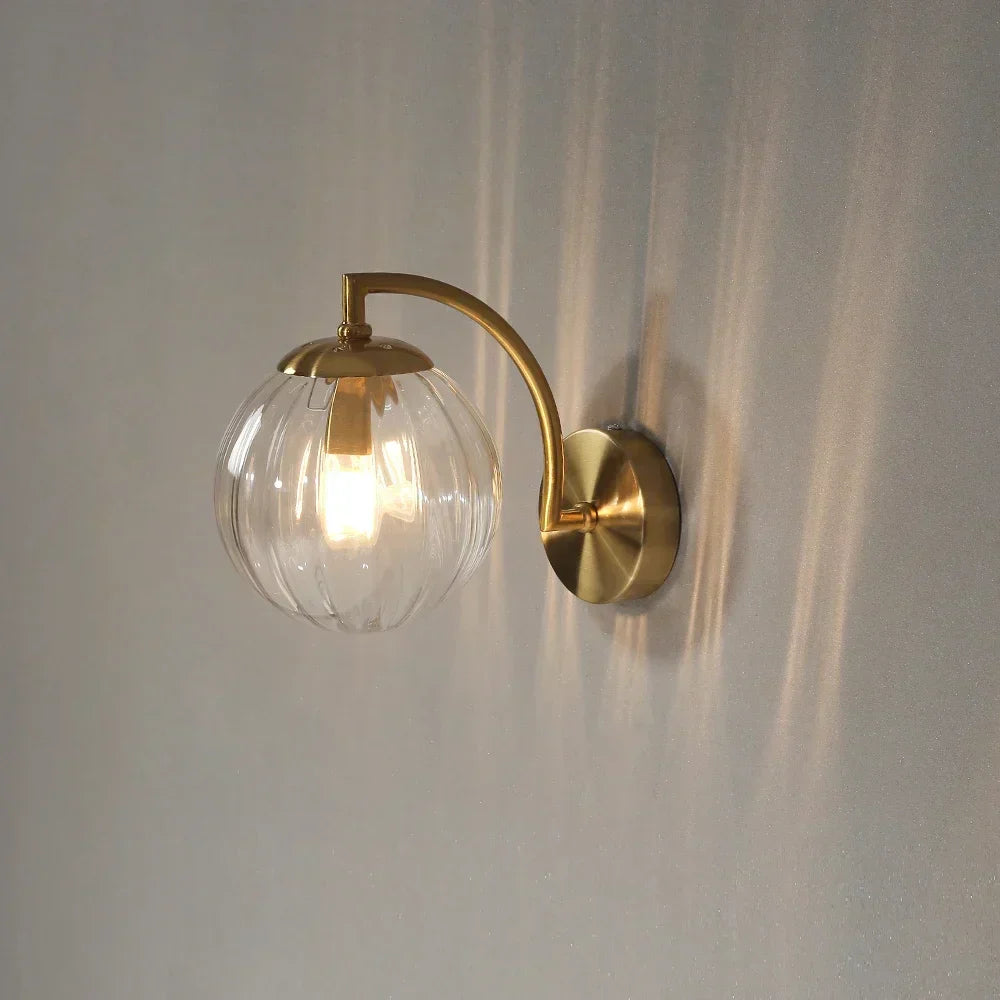 Sandsberg | Luxe Moderne Wandleuchte aus Glas – CrystalGlow