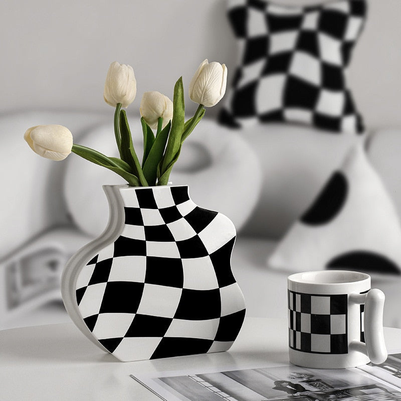Schwarz-weiße Keramikvase, Dekoration, Schachbrettmuster, High Sense, getrocknete Blumenvase, Wohnzimmer, Blumenarrangement, Heimdekoration