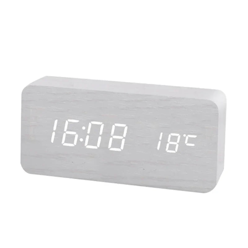 Minimalistische LED Holzwecker mit Temperaturanzeige, drahtloser Ladefunktion und digitaler Zeitanzeige – Ideal für Schlafzimmer und Büro