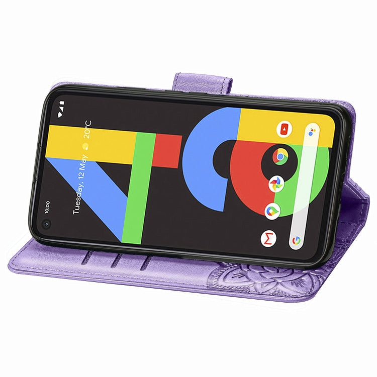 Für Google Pixel 4A Schmetterlingsliebe Blume Prägung Horizontal Flip Lederhülle mit Halter / Kartensteckplatz / Geldbörse / Lanyard (Helllila)