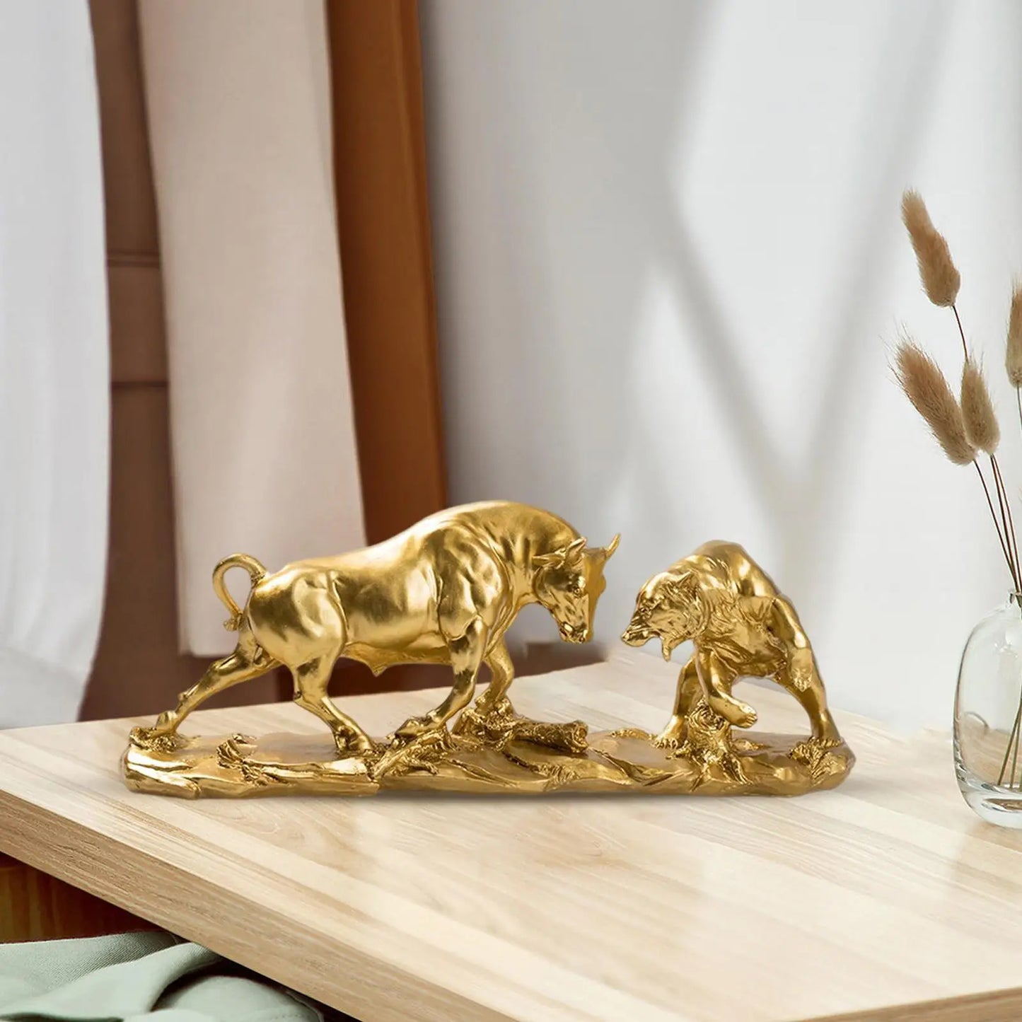 Exquisite Sammlung von Bären- und Stierfiguren aus Harz – Ornament und Skulptur für die Dekoration von Schreibtisch, Regal und Bücherregal.