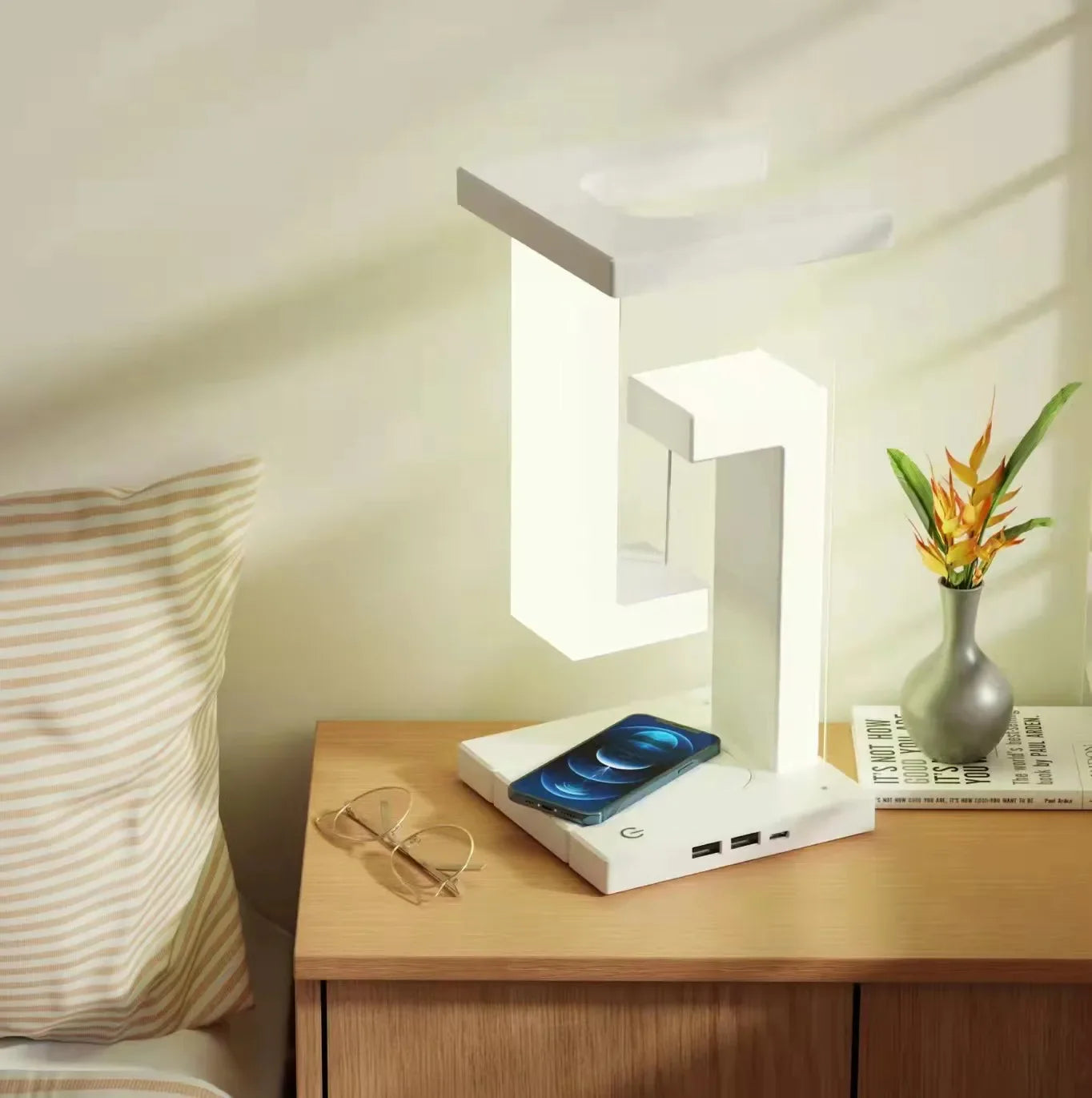Hängende Anti-Schwerkraft LED Schreibtischlampe mit 10W kabellosem Ladegerät – Dimmbares Nachtlicht für Schlafzimmer, Nachttisch und Büro