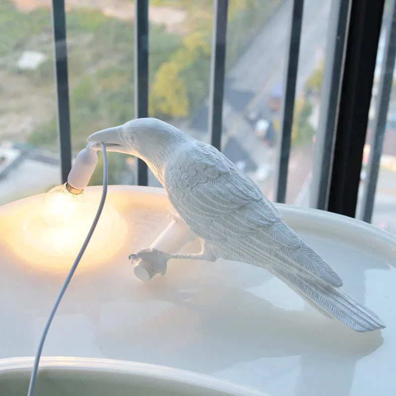 Moderne Lucky Bird Tischlampe – Kreatives Harz Tierdesign für Schlafzimmer und Wohnzimmer