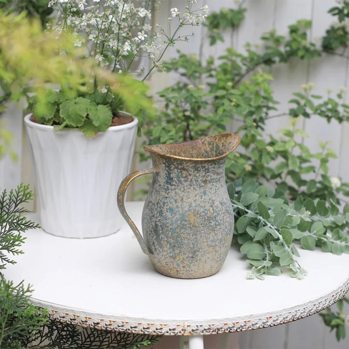 Verzinkter Krug im Vintage-Stil