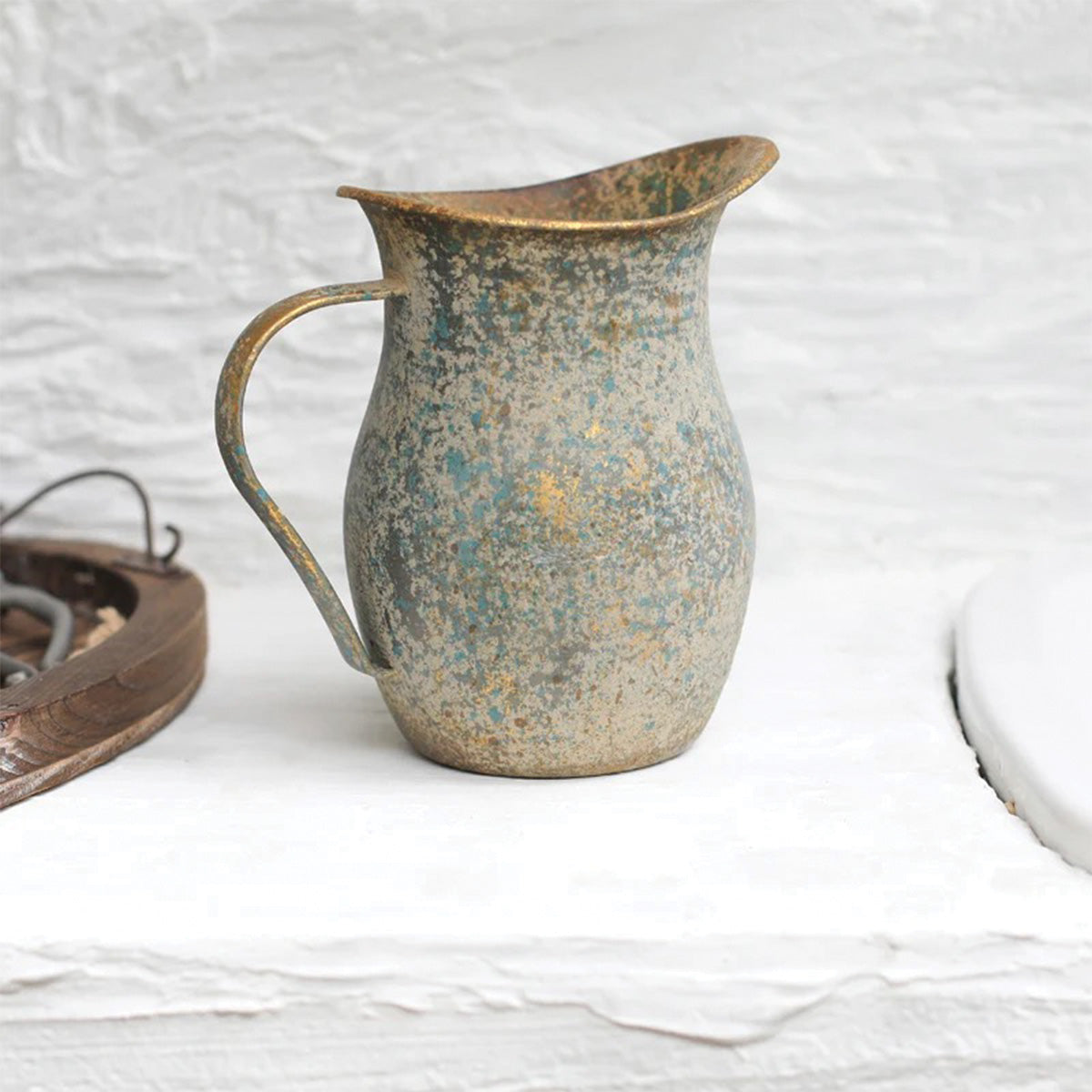 Verzinkter Krug im Vintage-Stil