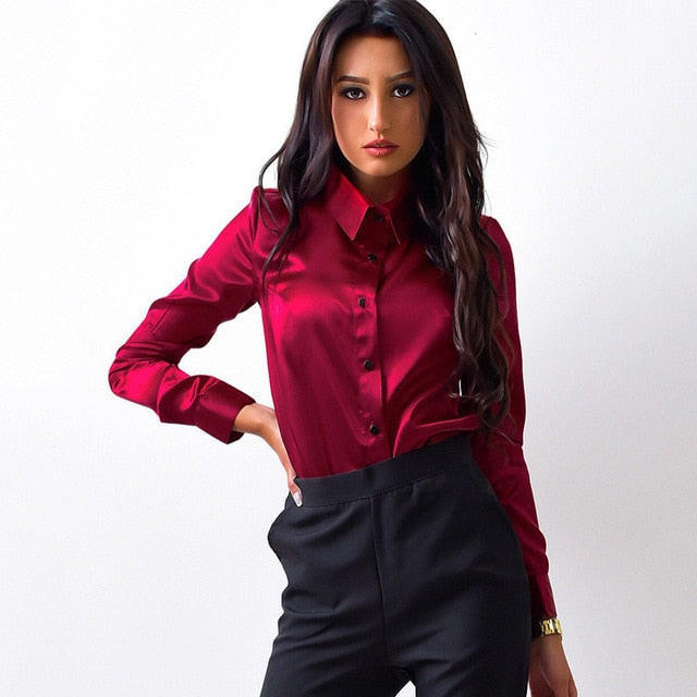 Schlichtes Shirt mit elegantem Kragen