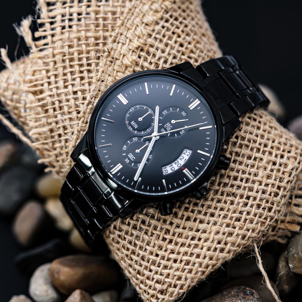 Schwarzer Chronograph mit individueller Gravur