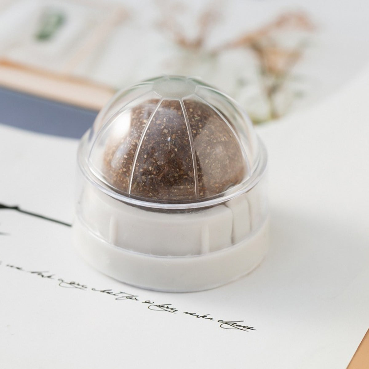 Sandsberg | Tandenknarsende, bijtvaste kattenkruidballen