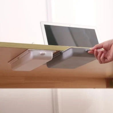 Aufbewahrungsschublade unter dem Schreibtisch