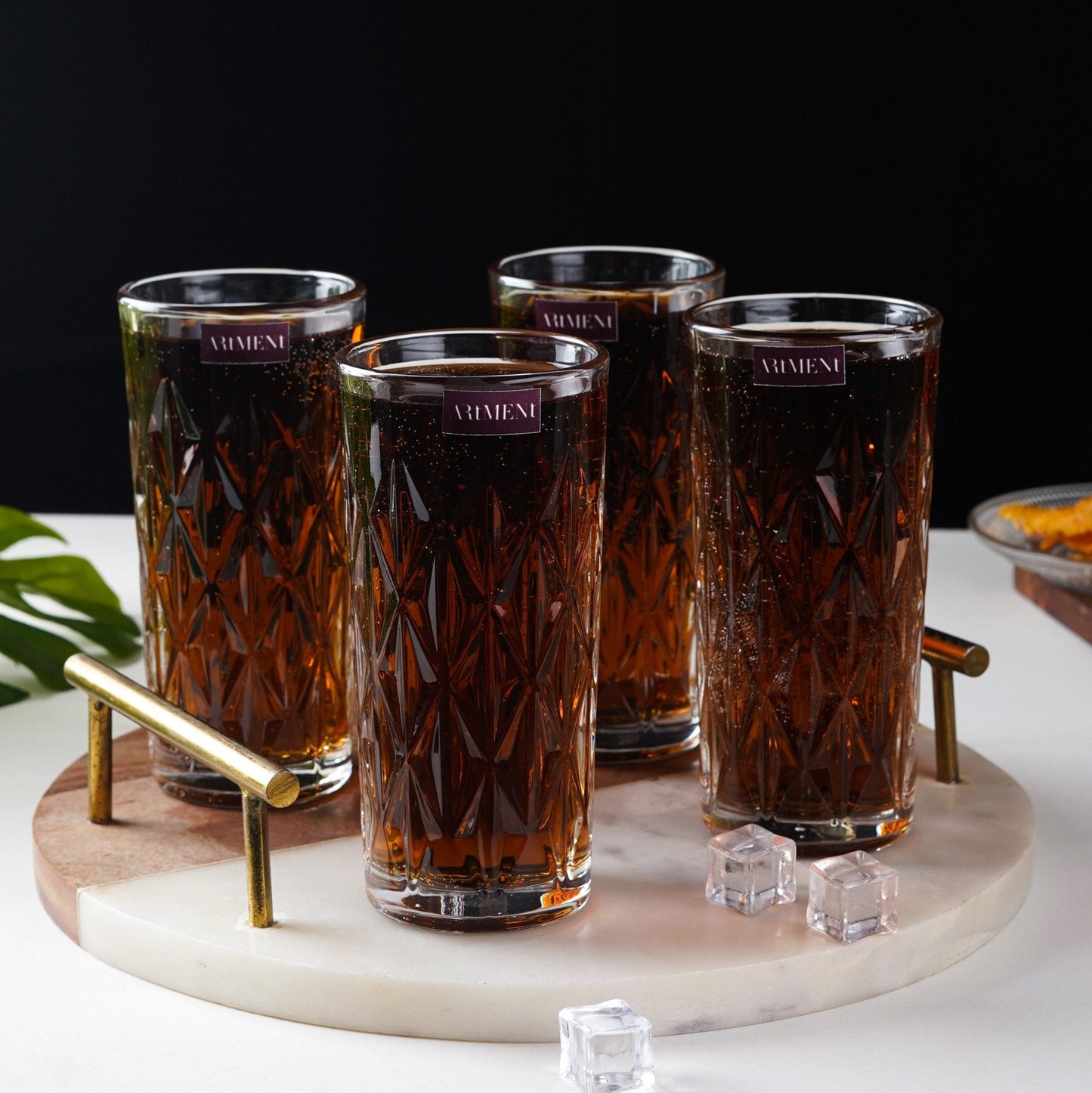 Erhöhtes geätztes Highball-Glas