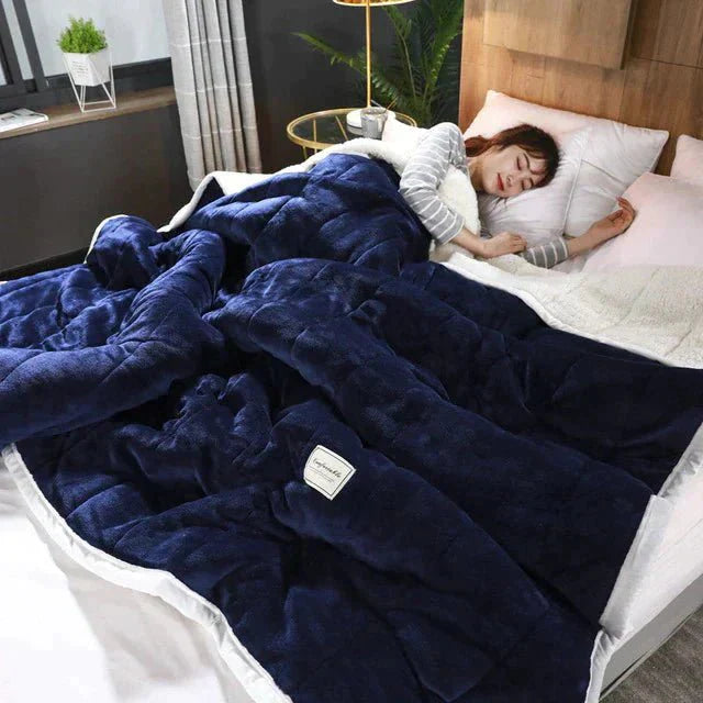 Finley - Luxuriöse samtweiche Fleece-Decke für warme Abende