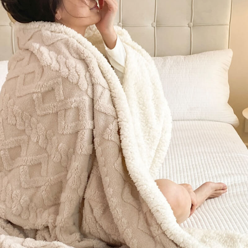 Luxuriöse Präge-Faux-Lammwolle Fleece Doppel-Layer Wurfdecke