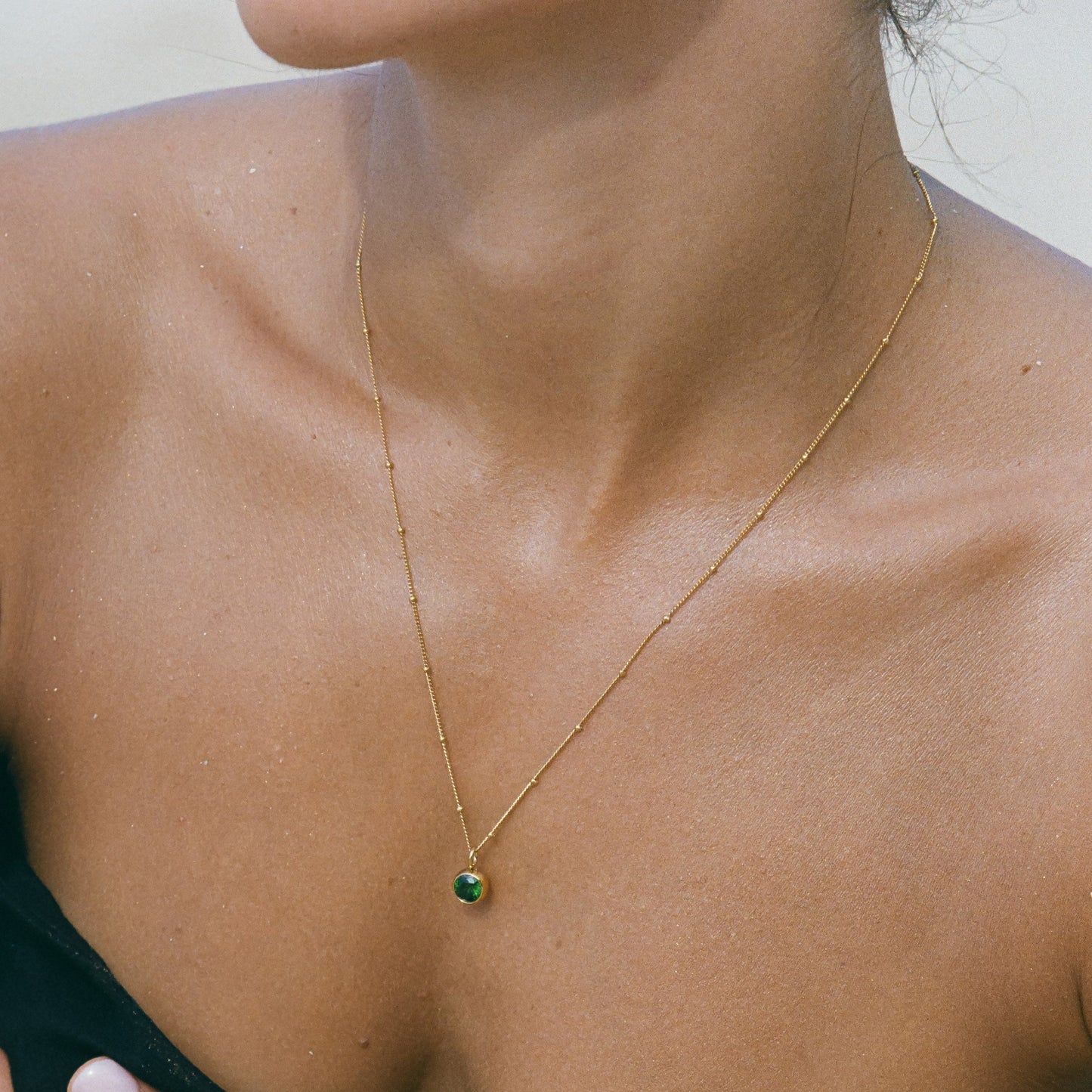 Aurora Geburtsstein-Halskette - Eine bezaubernde Verbindung