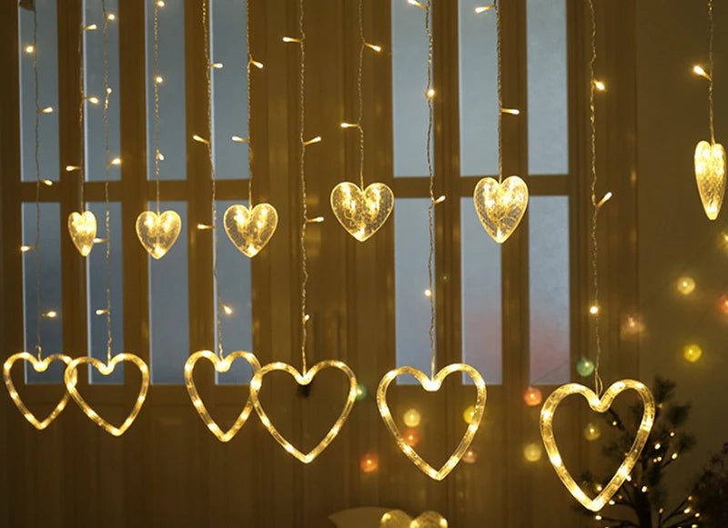 Sandsberg | Herzförmige LED Vorhanglichter – 3,5M Feen-Girlande für den Valentinstag, Hochzeiten, Weihnachten und Schlafzimmerparty-Dekoration (220V/110V)