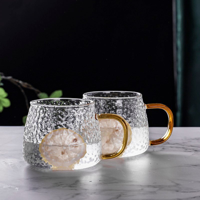 Vielseitiger hitzebeständiger Glaskrug mit elegantem Holzdeckel