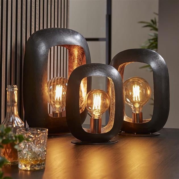 Sandsberg - Moderne schwarze Nickel-Tischlampe mit industriellem Charme