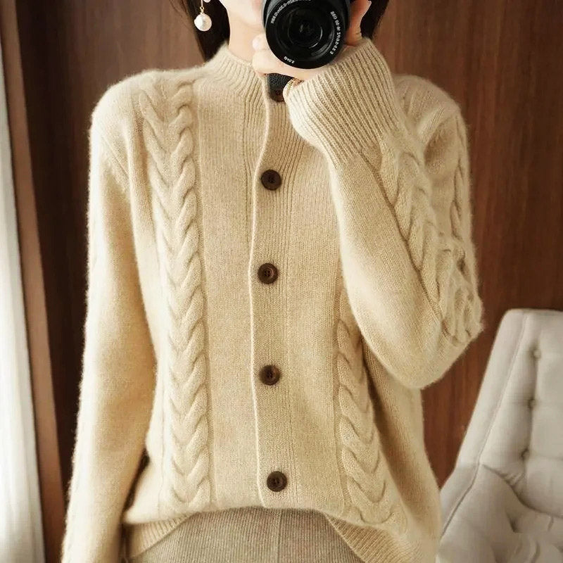 Claire Strickjacke