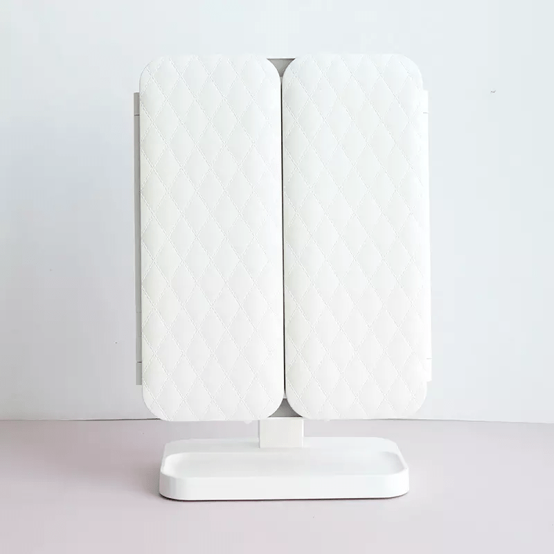 Trifold Mirror - LED-Make-upspiegel mit dreifarbiger Beleuchtung