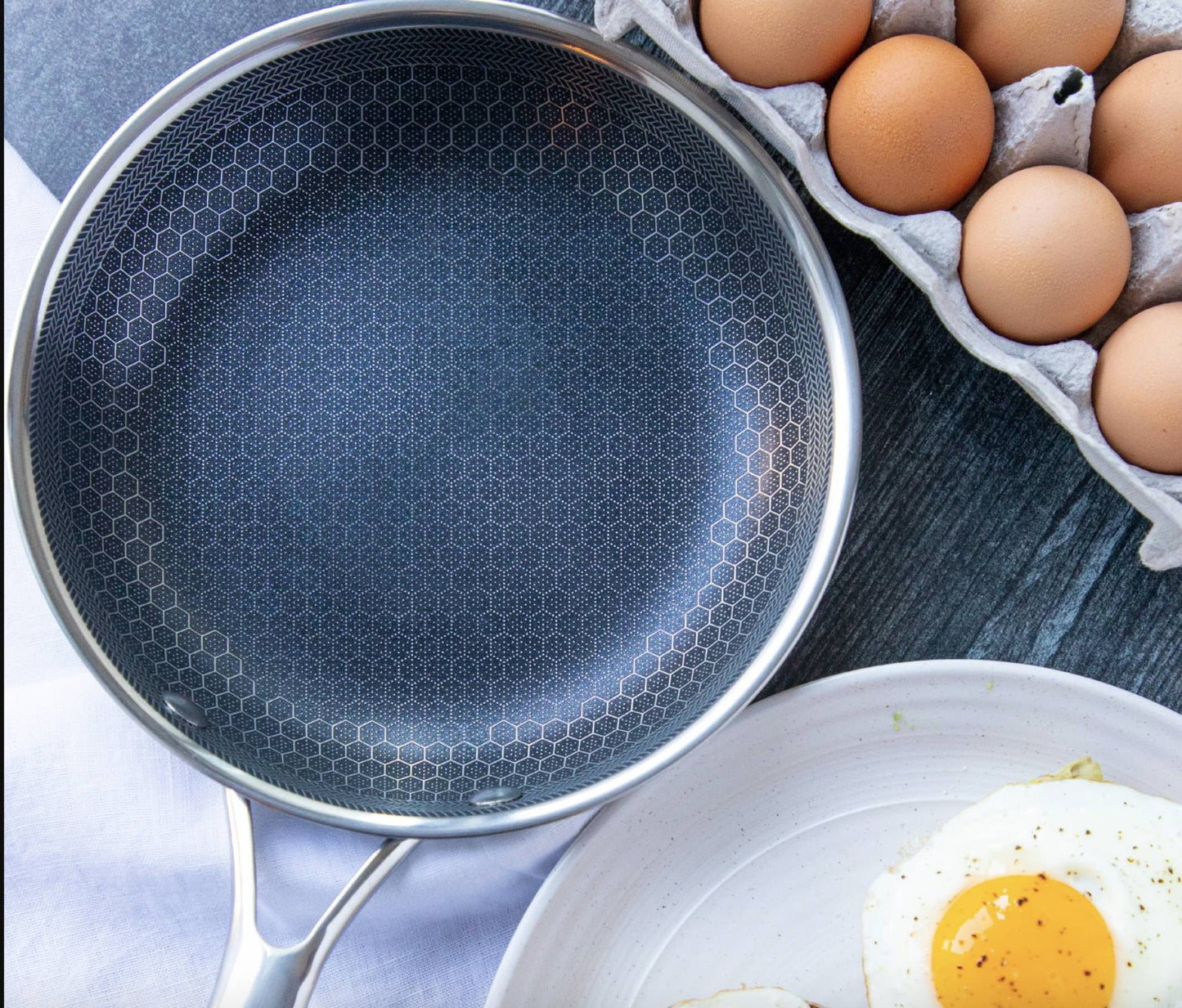 Hochwertige Edelstahlpfanne mit Antihaft-Pixeltechnologie – Perfekt für gesundes Braten