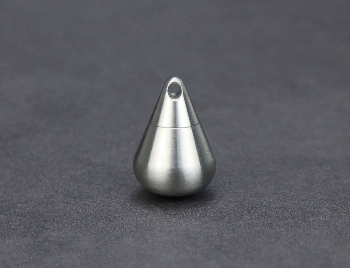 Sandsberg | Titan Tropfen Mini Pillendose - Wasserdichtes Reiseetui