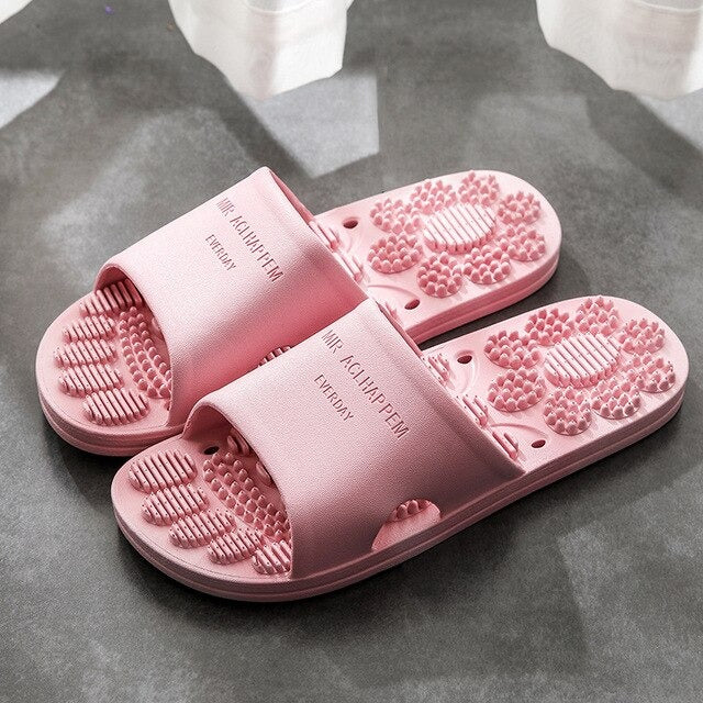 Aku-Stufen - Rutschfeste Massage-Badeschuhe für drinnen