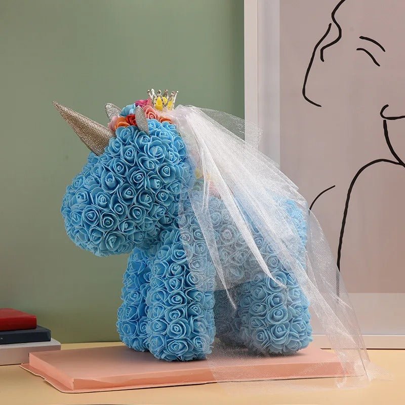 Sandsberg | Rosa Einhorn - Künstliche Blume Einhorn mit über 500 Blumen, das beste Geschenk für Weihnachten, Valentinstag, Jubiläen und Geburtstage