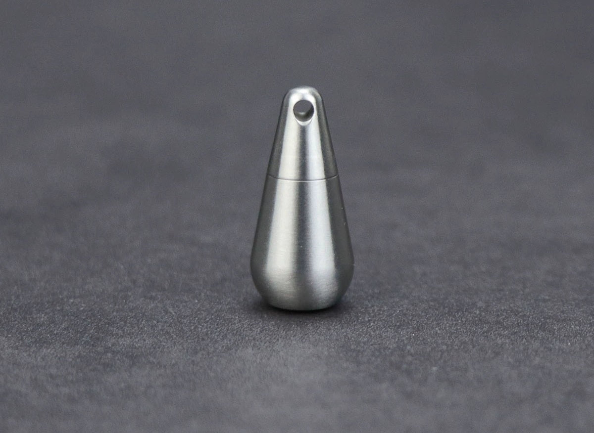 Sandsberg | Titan Tropfen Mini Pillendose - Wasserdichtes Reiseetui