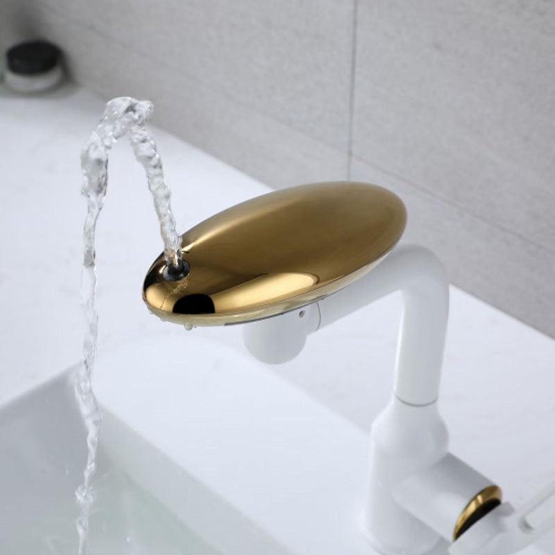 Multifunktions-Wasserhahn mit drehbarer Sprühdüse