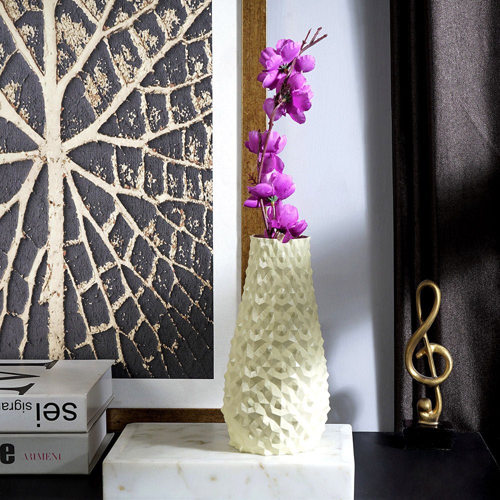 Surreal 3D Tannenzapfen Vase
