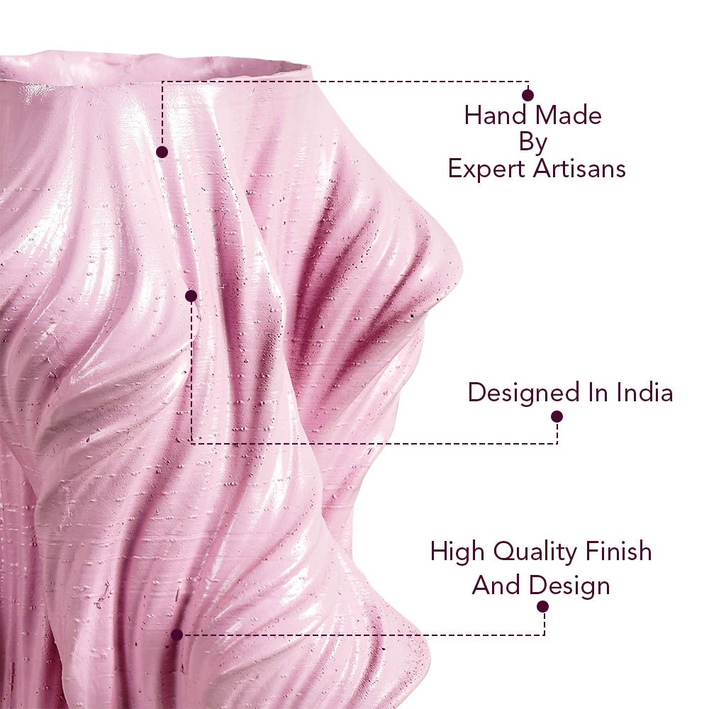 Surreale Robe In Wind Tisch Pflanzer