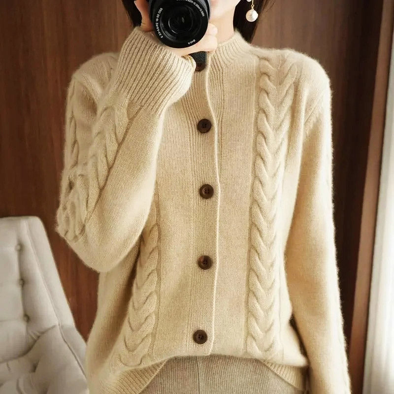 Claire Strickjacke