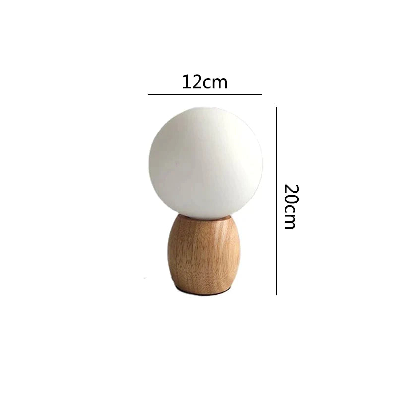 Nordische Tischlampe aus Holz mit Glaskugel