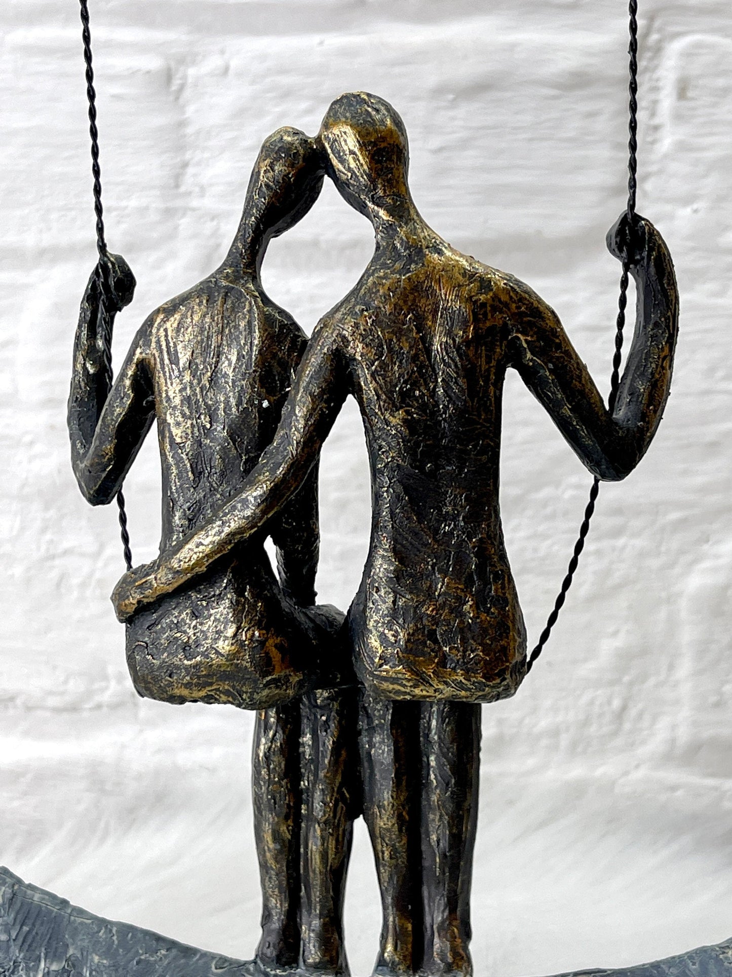 Paar schwingende dekorative Skulptur