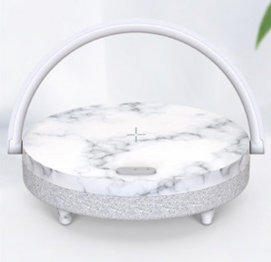 Sandsberg | Multifunktionale Nachttischlampe, mit kabellosem Ladegerät für das Telefon, Telefonhalter, Bluetooth-Lautsprecher und einstellbarer Lichthelligkeit, für Zuhause & Büro (US-Stecker)