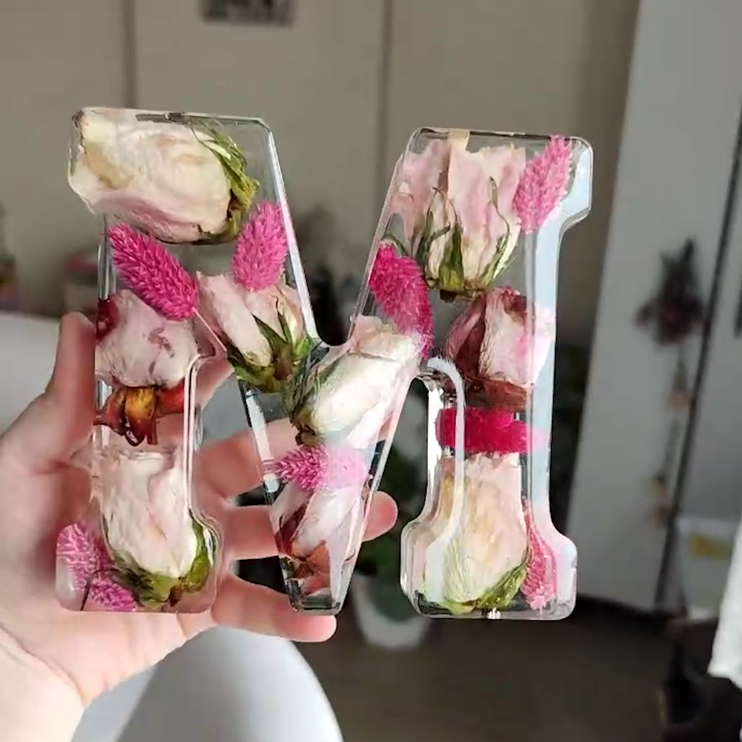Getrocknete Blumen Buchstaben Nachtlicht