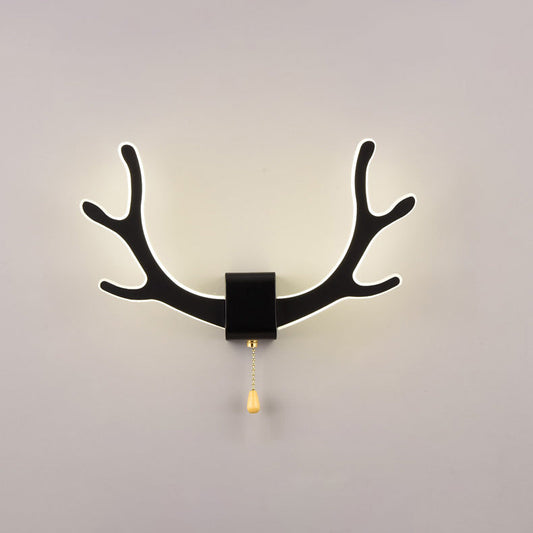 Zeitgenössische kreative Geweih-Eisen-Acryl-LED-Wandlampe für das Schlafzimmer