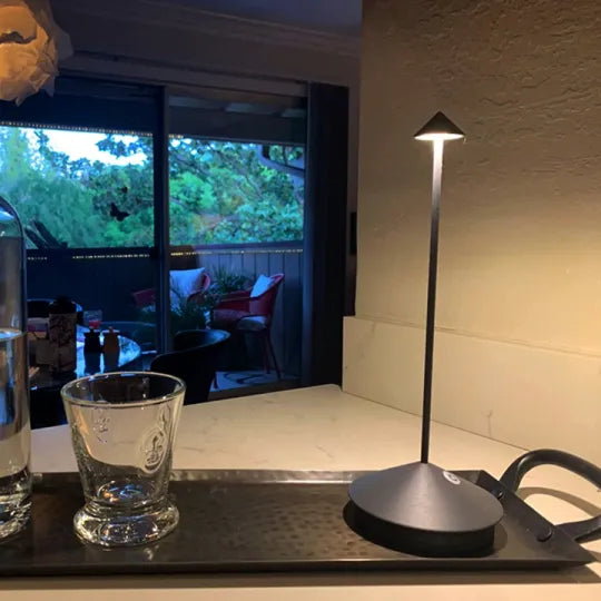 ZenLume | Minimalistische LED-Tischlampe – wasserdichte und dimmbare kabellose Beleuchtung
