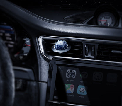 Sandsberg | Cooler & Rotierbarer Auto Lufterfrischer, mit Magnetabsaugdeckel, Einfache Installation, Schnelle Diffusion und Stabile Befestigung