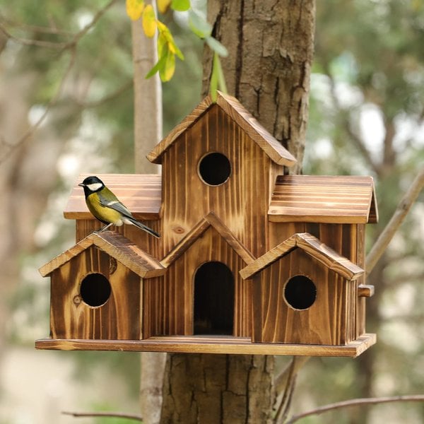 Handgefertigtes Holzvogelhaus mit 6 Löchern