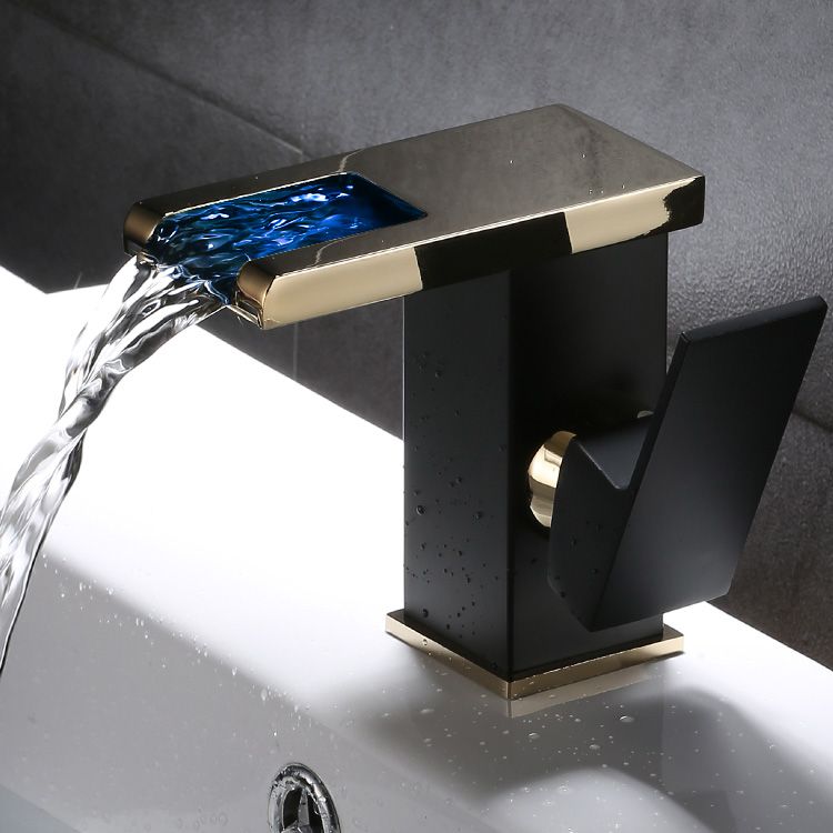 Sandsberg | Waschbecken Wasserfall Auslauf Einhandarmatur mit LED Licht