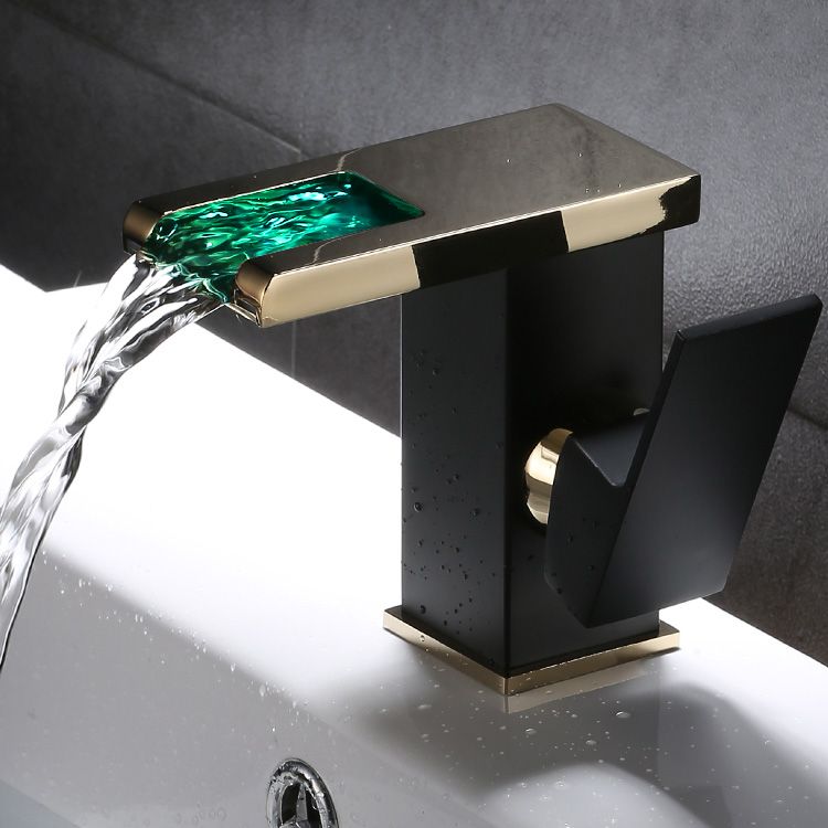Sandsberg | Waschbecken Wasserfall Auslauf Einhandarmatur mit LED Licht
