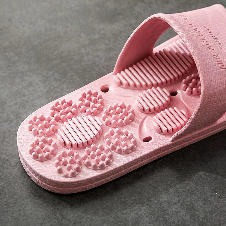 Aku-Stufen - Rutschfeste Massage-Badeschuhe für drinnen