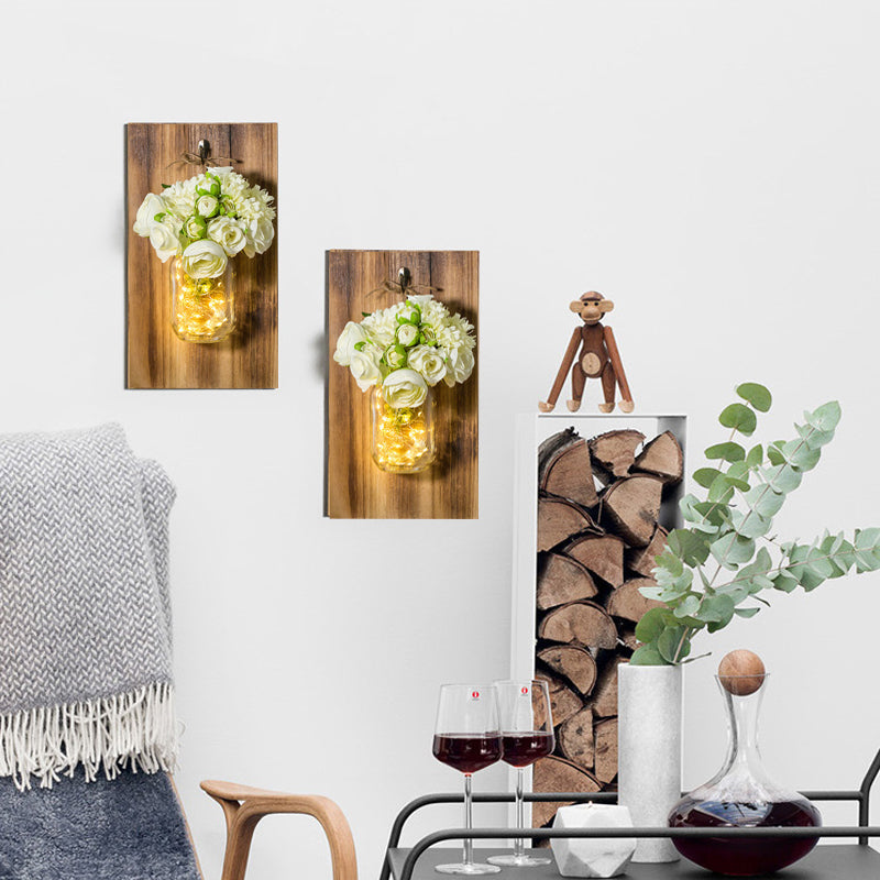 Zeitgenössische Weiße Rose Lichterkette Klarglas-Behälter Wandleuchte mit Holzrückwand