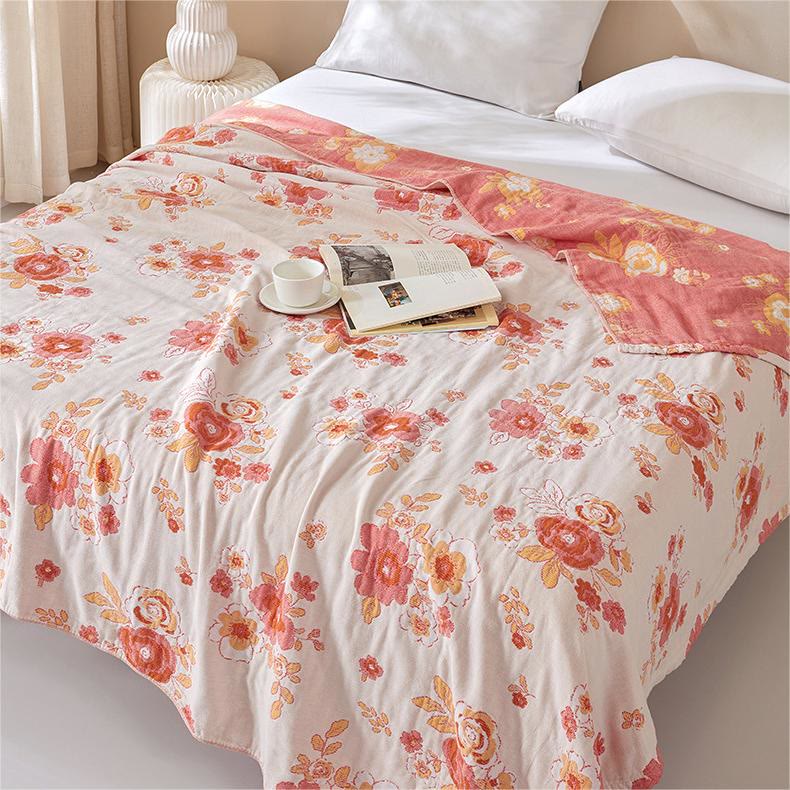 Atmungsaktive Steppdecke aus reiner Baumwollgaze mit Blumenmuster