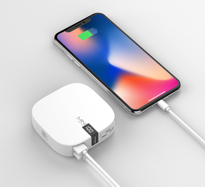 Sandsberg | Mini 10000mAh Power Bank mit 2.1A Schnellladung, Super Slim, LED-Display und Dual-USB-Ausgängen, Unterstützung für Lightning, Micro und Type-C