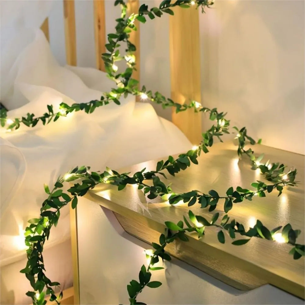 Sandsberg | LED Lichterkette mit Efeu-Ranken – Dekorative Lichterkette für Innen und Außen