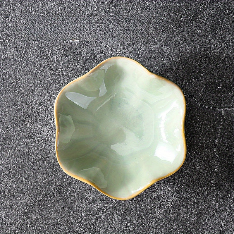 LotusTray - Eleganter Schmuckhalter in Blumenform